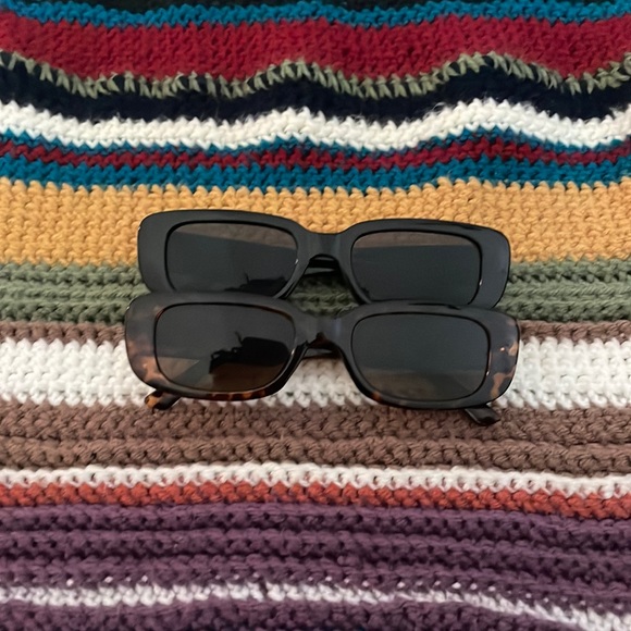 Pack of 2: Rectangular Sunglasses ( Black and Tortoise Shell) - Picture 1 of 3